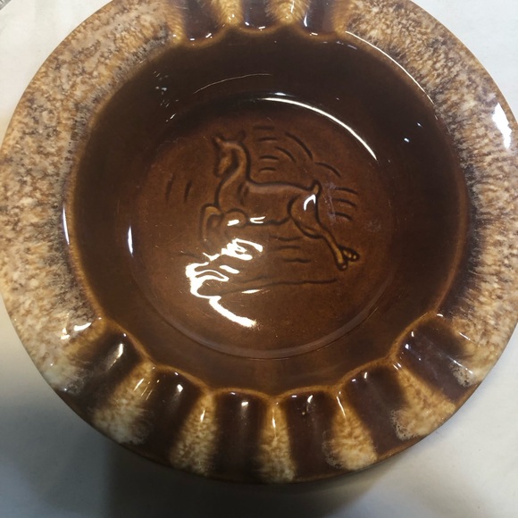 Vintage Brown Ceramic Ashtray with Deer Design Hull USA - Picture 2 of 13